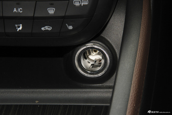 2018款斯威X7 1.5T手动尊贵型7座