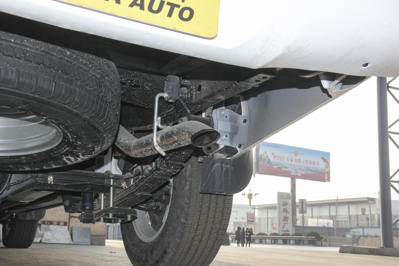 2018款域虎5 2.4T手动经典版柴油两驱豪华型长轴JX4D24A5L