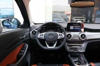 2018款北汽绅宝智行1.5T自动智领版