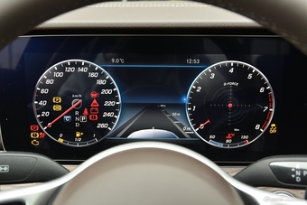 2019款奔驰E级改款2.0T自动运动豪华型300L
