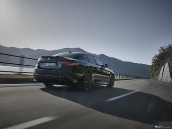 2024款Giulia朱丽叶 2.9T V6 520HP 四叶草Super Sport黑标限量版