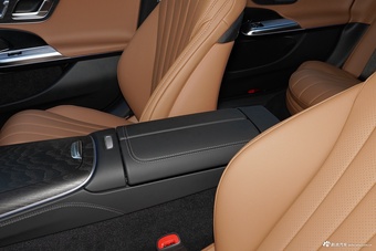 2026款奔驰E级 260 L 经典型