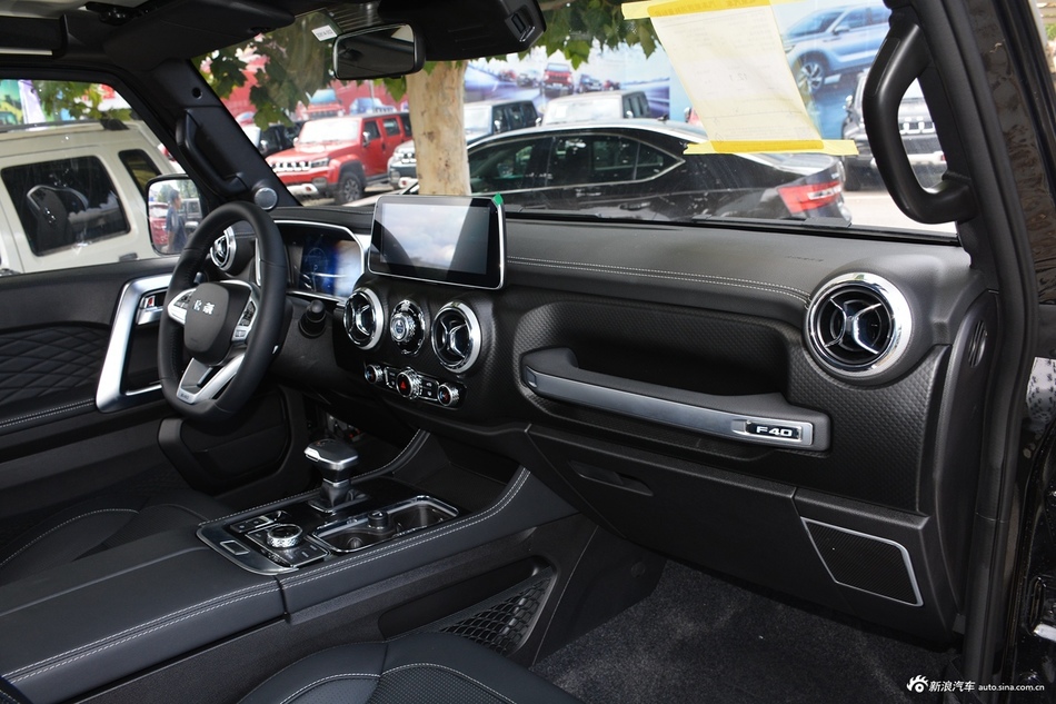 2021款北京F40 2.0T自动魔方版