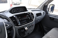 2023款上汽MAXUS V80 2.0T 手动经典城配王长轴高顶3座