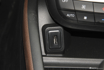 2018款斯威X7 1.5T手动尊贵型7座