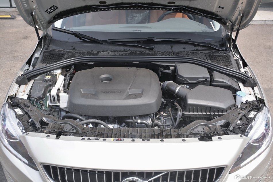 2020款沃尔沃S60L 自动T5智驭菁英版