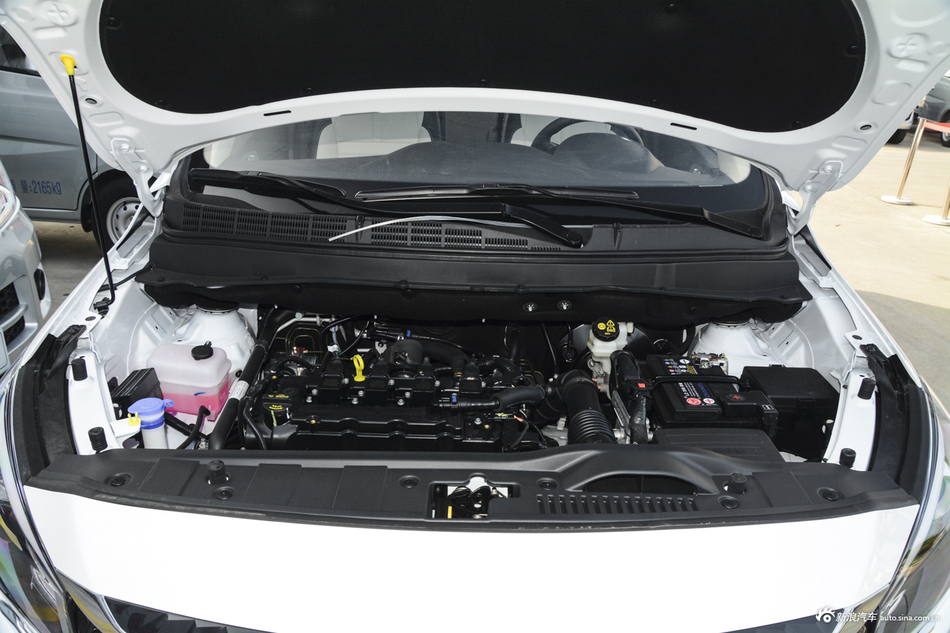 2019款长安欧尚A800 1.6L手动豪华型 国VI