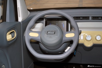 2025款奔腾小马 222km 闪电马