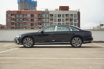 2025款奥迪A8L 45 TFSI quattro 豪华型