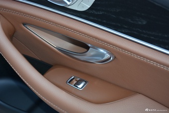 2023款奔驰E级 E 300 L 运动豪华型