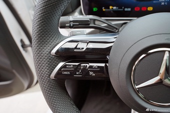 2025款奔驰C级 改款 C 260 L 4MATIC 运动版