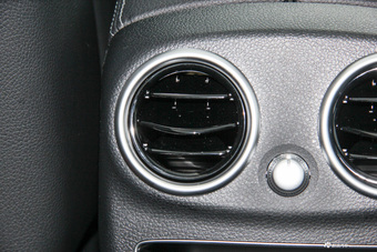 2019款奔驰C级C 260L 2.0T自动运动版