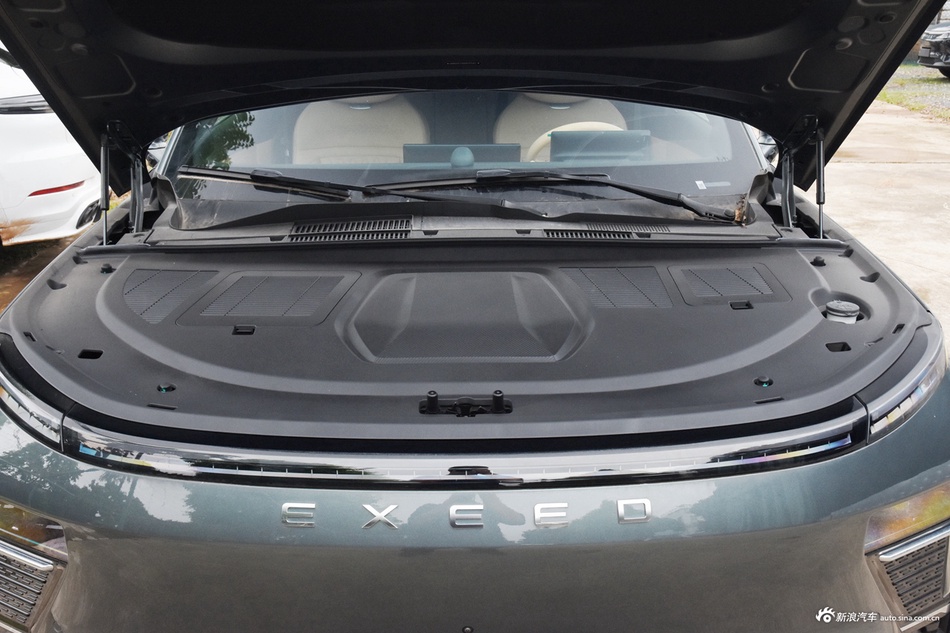 2025款星纪元 ET 增程 240 Pro四驱高速辅助驾驶