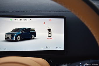 2025款岚图梦想家 PHEV 四驱尊贵乾崑版