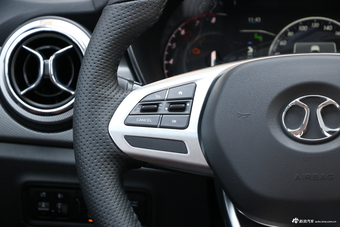 2018款北汽绅宝智行1.5T自动智领版