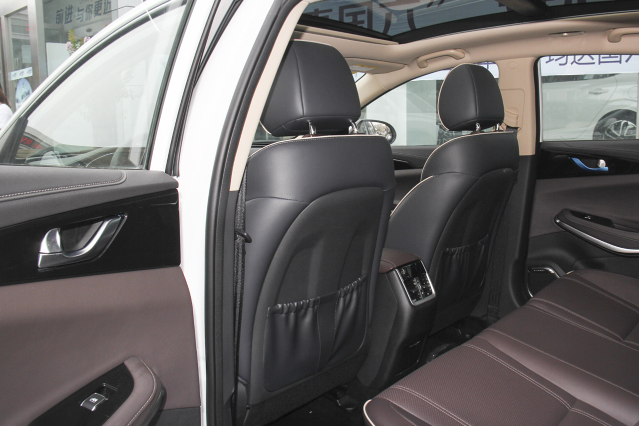 2018款睿骋CC1.5T手动豪雅型国V