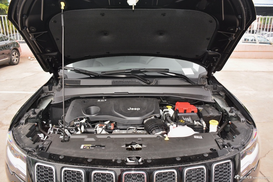 2019款指南者1.3T自动220T家享版