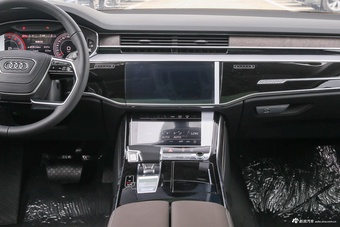 2026款奥迪A8L 55 TFSI quattro旗舰型