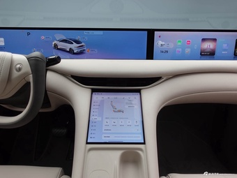 2025款智己LS6 579kW 四驱