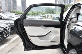 2025款奥迪A8L 55 TFSI quattro 旗舰型