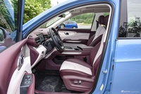 2023款奔腾T90 2.0T 自动旗舰型