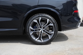 2022款宝马X5 xDrive 40Li 尊享型M运动套装
