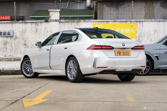 2025款宝马5系 525Li 豪华套装