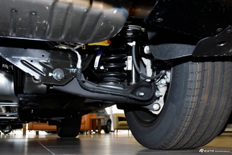 2025款凯迪拉克XT4 28T 两驱豪华型