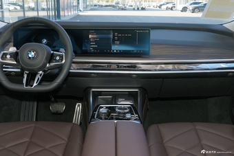 2026款宝马7系 735Li M运动套装