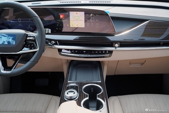 2025款凯迪拉克XT5 2.0T 豪华型