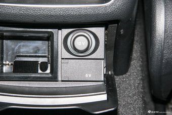 2019款奔驰C级C 260L 2.0T自动运动版