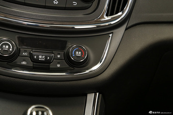 2015款宝骏560 1.8L手动精英型