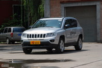 2011款Jeep指南者豪华导航版