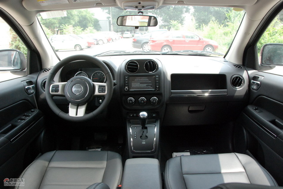 2011款Jeep指南者豪华导航版