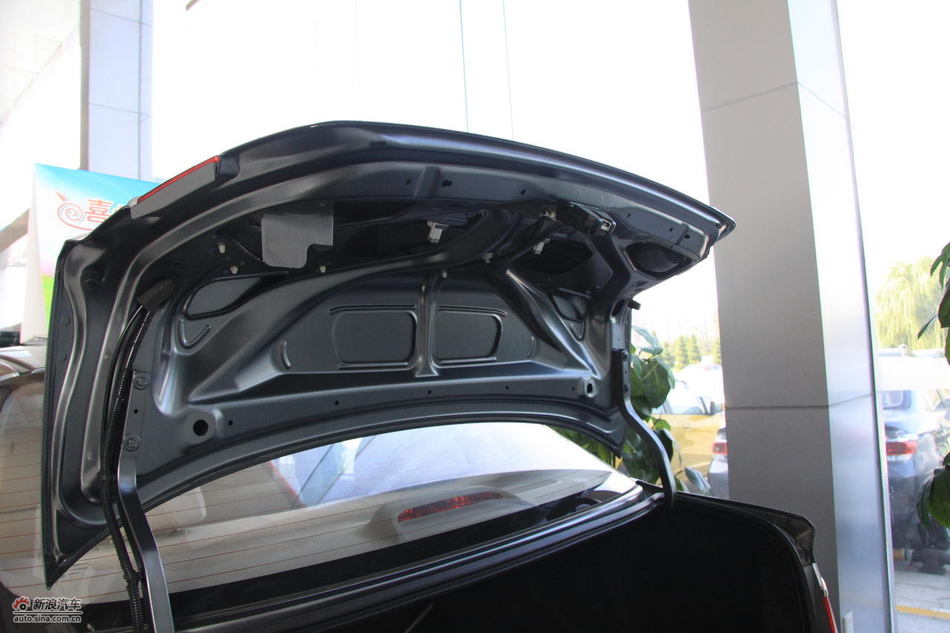 2011款理念S1 1.3L自动舒适版