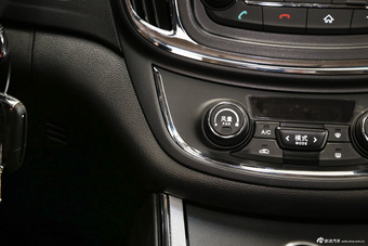 2015款宝骏560 1.8L手动精英型