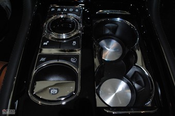 2010款捷豹XJ全景奢华版车辆内饰