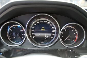 2014款全新奔驰E级内饰