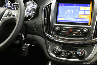 2015款宝骏560 1.8L手动精英型