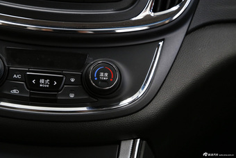 2015款宝骏560 1.8L手动精英型