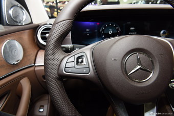 全新奔驰E级长轴距车型北京车展首发