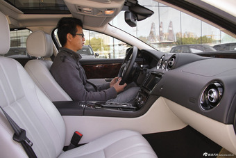 2014款捷豹XJL 3.0 SC四驱全景商务版