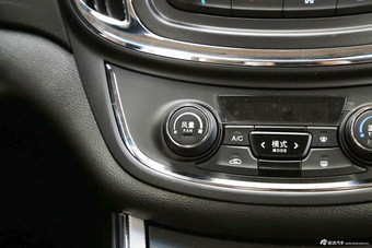 2015款宝骏560 1.8L手动精英型