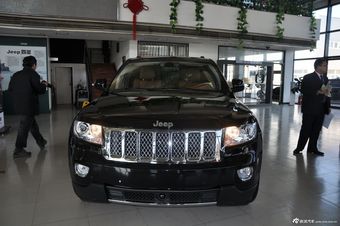 2012款全新Jeep大切诺基3.6L旗舰尊崇版图片