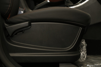 2015款宝骏560 1.8L手动精英型