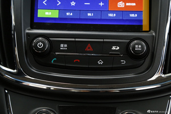 2015款宝骏560 1.8L手动精英型