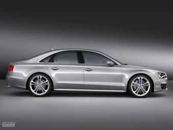  2012 Audi S8 official picture