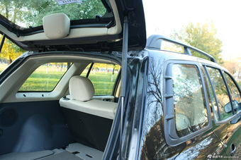 2012款圣达菲2.0L手动汽油天窗版