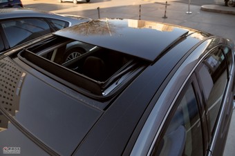 2011款天籁公爵内饰