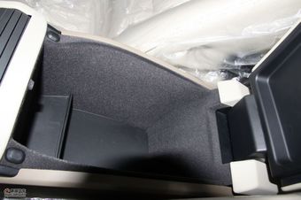 沃尔沃S80L 2.5T 智尊版